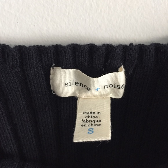 SOLD! • ➳ Urban Outfitters Ribbed Crop Tank Top - Picture 3 of 8